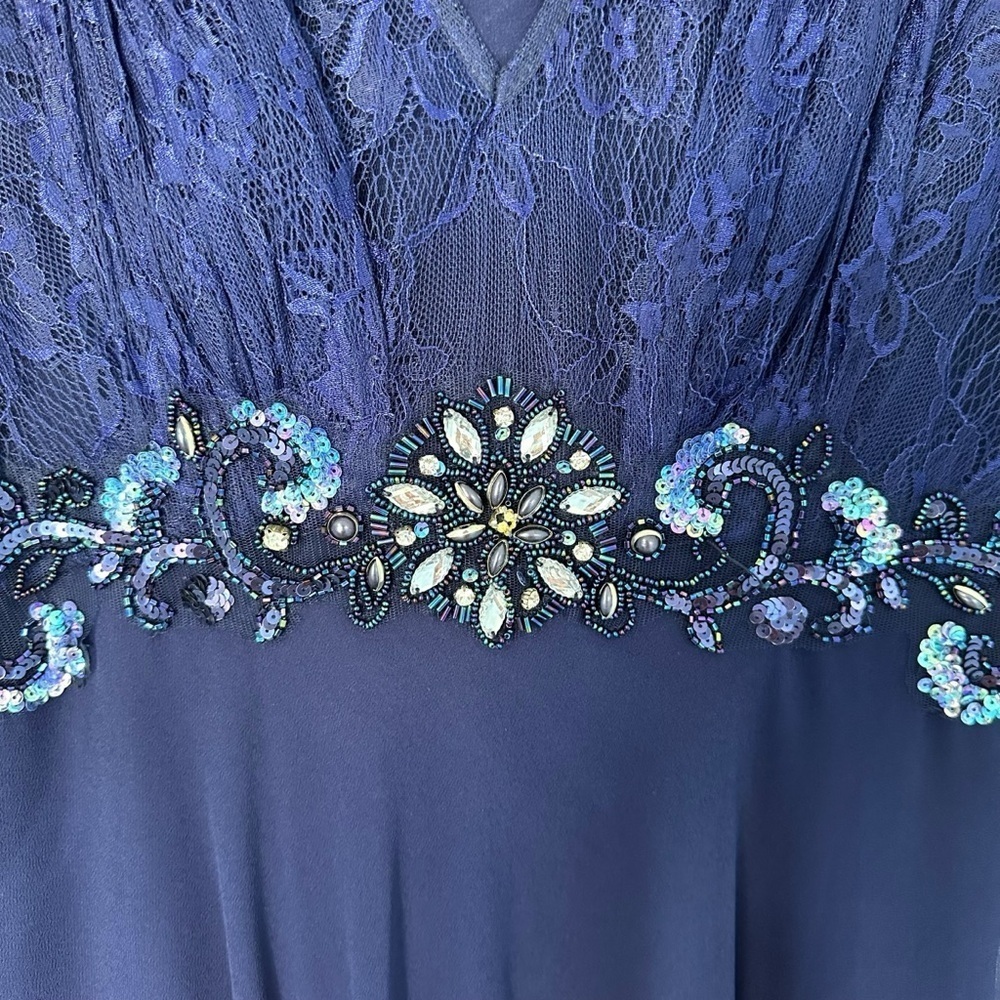 LAURA PETITE ROYAL BLUE V-NECK RHINESTONE DETAIL PROM FORMAL EVENING GOWN SIZE 4 - Picture 10 of 16